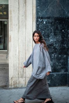 Minimalist Linen blouse oversized blouse linen kimono | Etsy Minimalist Blouse, Look Boho Chic, Linen Kimono, Mode Boho, Boho Blouse, Oversized Blouse, Stylish Jackets, Linen Blouse, Loose Blouse