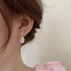 These unique Strawberry Flower Heart Earrings are the perfect way to show some sweet flair. With heart-shaped diamond rhinestones and an adorable, pink strawberry with flower charm, these earrings are as cute and stylish as they come! 🌸🍓 Description: Item Type: EarringsEarring Type: Drop EarringsOrigin: CNMetals Type: Zinc AlloyMaterial: Metal Kawaii Strawberry, Strawberry Earrings, Handmade Gifts Diy, Strawberry Flower, Animal Rabbit, Heart Earring, Pink Strawberry, Girls Handmade, Jewelry Earring