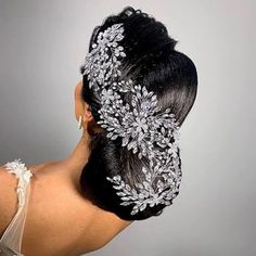 1. Size: The Length Of The Wedding Headband Is About 18.7 Inches, The Width Is 4.13 Inches, And The Weight Is About 109.3 G. 2. Material: Hair Accessories Are Hand-Made With High-Quality Rhinestones And Flexible Alloys, Which Are Not Easy To Fade And Rust. 3. Design: This Wedding Hair Pieces Has A Variety Of Shapes And Unique Fashion. The Soft And Tough Alloy Can Be Bent At Will Without Breaking Easily. Different Shapes Can Be Matched With Different Hairstyles. The Shiny Rhinestones Can Make You Pageant Hair Pieces, Handmade Bridal Hair Accessories, Wedding Headwear, Crystal Hair Vine, Bridal Headwear, Cathedral Wedding, Bridal Hair Jewelry, Bride Hair Accessories, Wedding Headband