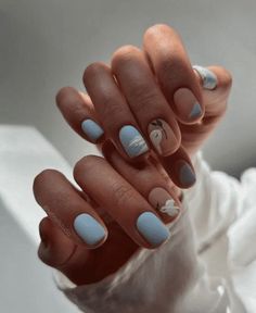 Check out these gorgeous blue nail designs that you can easily recreate at home or show to your nail specialist for your summer look. Cute Short Nails, Short Fake Nails, Acrylic Nail Kit, Short Square Acrylic Nails, Short Nail Designs, Girls Nails, Stick On Nails, Square Acrylic Nails, Artificial Nails