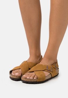 Birkenstock ATHEN - Sandały - black/czarny - Zalando.pl Urban Ninja, Diy Shoes, Walk On, Cute Shoes, Cognac, Mens Flip Flop