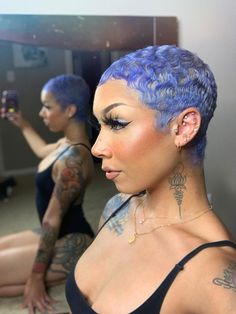 Green Pixie Cut, Blue Natural Hair, Dyed Hairstyles, Buzzed Hair Women, Short Haircut Ideas, Finger Waves Short Hair, Short Dyed Hair, Shaved Hair Cuts