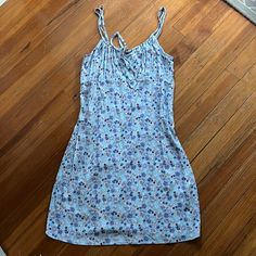 Forever 21 Never Worn Great Shape Light Blue Casual Dress With Ditsy Floral Print, Casual Forever 21 Mini Dress For Brunch, Casual Blue Mini Dress With Ditsy Floral Print, Casual Floral Print Dress By Forever 21, Casual Brunch Mini Dress By Forever 21, Forever 21 Blue Vacation Dress, Forever 21 Blue Spring Dresses, Blue Forever 21 Mini Dress For Summer, Blue Forever 21 Vacation Dress