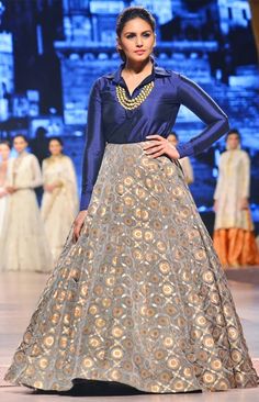 Huma Qureshi displays a designer wear at the 'Caring With Style 2016' event. (Source: Pinterest.com) Satin Shirt With Skirt, Huma Quraishi, Shirt With Skirt, Indo Western Outfit, Dreamcatcher Crochet, Athiya Shetty, Bohemian Dreamcatcher