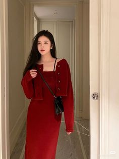 Christmas Outfits Classy, Christmas Attire For Women, Outfits For Females, Christmas Outfit Women, Women Christmas Outfits, Maroon Outfit, Xmas Outfit, Christmas Attire, Outfits Female