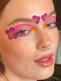 Maquillage On Fleek, Funky Makeup, Sunset Flowers, Flower Makeup, Rave Makeup, Unique Makeup, Eye Makeup Designs, Creative Eye Makeup