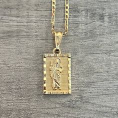 -Gold plated necklace. -Pendant Measurement: 2.5CM long x 1.7 cm wide -You can choose the chain length -3MM Figaro chain included Gold Rectangular Charms Necklace, Rectangular Pendant Necklace With Box Chain, Gold Necklace With Box Chain And Rectangular Pendant, Gift Medallion Pendant Necklace With Box Chain, Gold Plated Charm Necklace With Rectangular Pendant, Frame Necklace, Keychain Necklace, Figaro Chain, The Chain