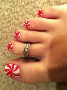 Check out these 12 easy nail art ideas which will make your foot look lovely… Christmas Toes, Do It Yourself Nails, Unghie Nail Art, Red Nail Designs, Holiday Nail Art, Christmas Nails Acrylic, Toe Nail Designs, Toe Nail Art, Christmas Nail Art