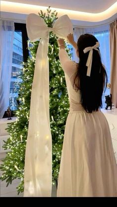 Elegant Christmas Tree Decorations, Christmas Tree Inspo, Merry Christmas Gif, Christmas Shower, Hosting Christmas, Classy Christmas, Christmas Themes Decorations, Merry Christmas Decoration