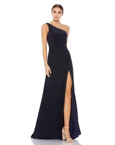 Robe en jersey à une épaule flatteuse avec fronces asymétriques à la taille, fente jusqu'aux cuisses et traîne ample.



 Ieena pour Mac Duggal

 Tissu tricoté en jersey (100 % polyester)

 Entièrement doublé

 Encolure asymétrique

 Sans manches

 Fente à hauteur de cuisse

 Détail froncé à la taille

 Fermeture éclair latérale

 Environ. 62,5" du haut de l'épaule à l'ourlet inférieur


 Disponible en minuit et aubergine

 Modèle #26163 Jasz Couture, Sheath Gown, Evening Dress Floor Length, One Shoulder Gown, Prom Designs, Designer Prom Dresses, Black Evening Dresses, Mac Duggal, A Line Gown