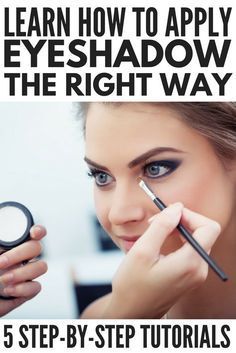 Whether you're just starting to use makeup or have been coating your face with it for yearsthese tutorials will teach you how to apply eyeshadow PROPERLY. Apply Eyeshadow, The Color Blue, Smink Inspiration, Best Brushes, How To Apply Eyeshadow, Makeup Homecoming, Eye Makeup Tips, Product Recommendations, Natural Eye Makeup