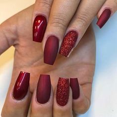 Matt Nails With Glitter, Red Glitter Matte Nails, Cranberry Red Christmas Nails, Red Matte Nails With Glitter, Matt Glitter Nails, Simple Red Holiday Nails, Matt Red Christmas Nails, Holiday Matte Nails, Red Matte Nails Design Christmas