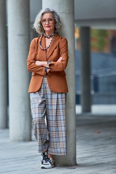 Street Style Aesthetic, Older Women Fashion, Advanced Style, Outfit Trends, Outfits For Women, Style Mistakes