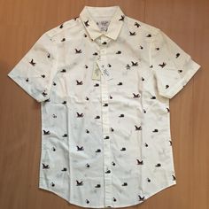 Men’s Original Penguin Shirt Christmas Theme Button Down Short Sleeve Size Small Nwt Retail: $79.00 Christmas Penguin Shirts, Penguin Shirt, Christmas Buttons, Penguin Christmas, Button Down Short Sleeve, Christmas Penguin, Original Penguin, Christmas Theme, Casual Shirts For Men