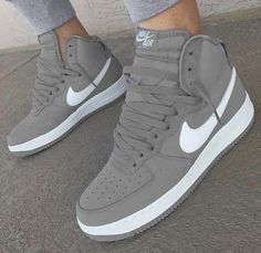 Wallpaper Nike, Tennis Shoes Outfit, Streetwear Mode, Nike Air Shoes, Nike Tennis, Fresh Shoes