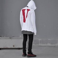 Vlone Logo Aesthetic, Vlone Hoodie Outfit, Vlone Outfit Man, Vlone Shirt, Vlone Hoodie, Palm Angels Hoodie, Street Tshirt