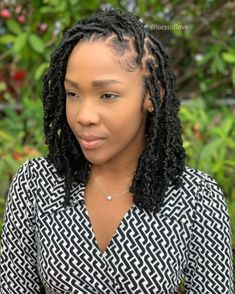 Bob Length Butterfly Locs, Caribbean Braids, Hair To Look Younger, Christmas Braids, Distressed Faux Locs, Weave Ideas, Bob Length, Distressed Locs