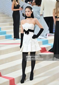 JENNIE MET GALA 2023 Jennie Met Gala, Gala Gowns, Western Outfits Men, Met Gala Red Carpet, Glamour Dress, All Eyes On Me, Stylish Party, Main Event, Blackpink Jennie