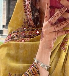 Desi Feminine Aesthetic, Casual Desi Outfits, Desi Core Aesthetic, Desi Wedding Aesthetic, Desi Girl Aesthetic, Desi Pinterest, Pakistani Aesthetic, Reader Girl, South Asian Aesthetic