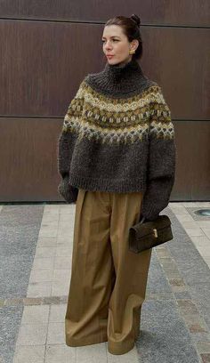 January Outfits, Norwegian Sweater, Fashion Victim, Fair Isle Sweater, Knit Fashion, Sweater Pattern, Knitting Inspiration, Sweater Fashion