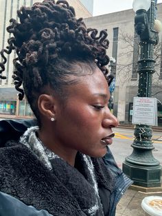 Loc Dye, Short Loc Styles For Women, Feminine Locs, Girl With Locs, Loc Goddess, Loc Hairstyles, Short Locs Hairstyles, Kiss Beauty, Loc Journey