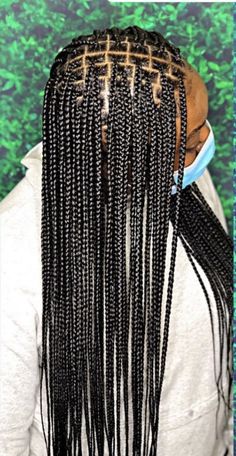 Medium knotless Braids Small Parts Medium Knotless Braids, Small Knotless Box Braids Mid Back, Small Box Braids Mid Back Length, Medium Knotless Braids Mid Back Length, Notlessbox Braids Styles, Notlessbox Braids Styles Long, Small Buttlength Knotless Braids, Medium Knotless Braids