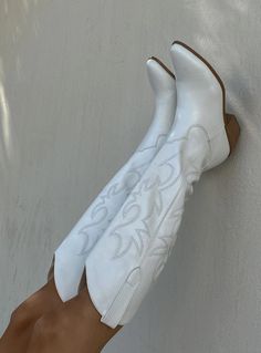 Boots For Wedding, Cowgirl Boots Aesthetic, 2022 Boots, White Cowgirl Boots, Tan Leather Boots, Hero Image