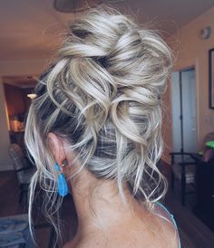 My new favorite “messy updo” • • When I’m styling an upstyle like this one, I always keep the root dry/matte by using @moroccanoilpro Dry… | Instagram Messy French Twist, Dry Texture Spray, High Updo, Engaging Posts, Up Dos For Prom, Wedding Hair Up, Texture Spray, Guest Hair, Bridesmaid Hair Makeup