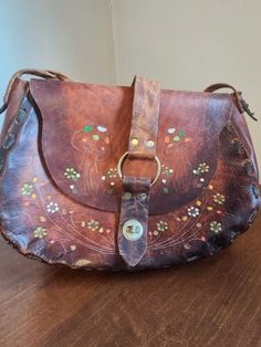 Cool 70's mushroom leather bag. #70's,#leather purse, #Handmade 70s Purse, Mushroom Purse, Thrift Manifestation, Cool Bags, Vintage Hand Tools, Chic Purses, Cool Bag, Style Bundle, Western Purses