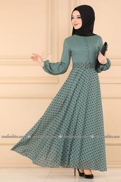 Girls Fashion Tops, Modest Dresses Fashion, Long Dress Design, Dress Muslim, Trending Fashion Outfits, Stylish Dress Book, Traditional Attire, Frock Design