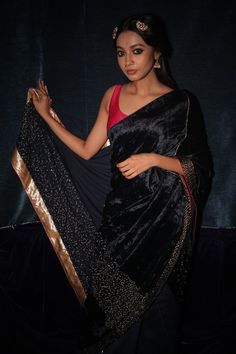 Navy blue half-and-half velvet and muga silk saree with sujani work and gold border. Comes with fuchsia blouse. - Aza Fashions Velvet Traditional Wear For Diwali, Festive Velvet Traditional Wear With Traditional Drape, Festive Velvet Dupatta For Parties, Festive Velvet Saree, Velvet Party Saree, Festive Party Velvet Dupatta, Elegant Velvet Saree With Pallu, Velvet Saree For Diwali Party, Velvet Traditional Wear For Diwali Party