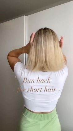 Daily Hair Tutorials 💇‍♀️ | Bun hack for short hair 😍💕 (By @everydayscrunchie )💝 Here you get amazing hair style ideas and learn simple beautiful hair styles… | Instagram Make A Bun With Short Hair, Short Hair Styles Up Easy, Short Hair Up Styles, Messy Bun Short Hair Tutorial, Short Hair Messy Bun Tutorial, Short Hair Bun Tutorial, Bun Hack For Short Hair, Buns For Short Hair