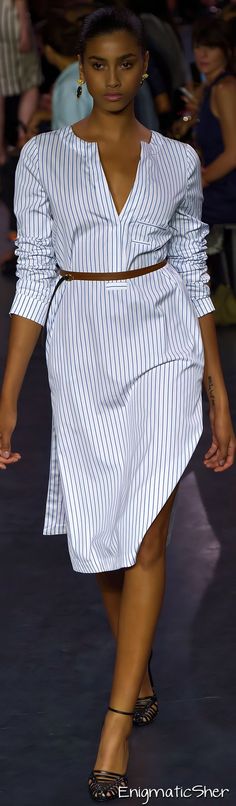 Altuzarra Spring Summer 2015 Ready-To-Wear Style Spring, Spring Women, Shirtdress, Mode Inspiration, Fashion Street, Outfits Casuales, New Style, Low Cut, African Fashion