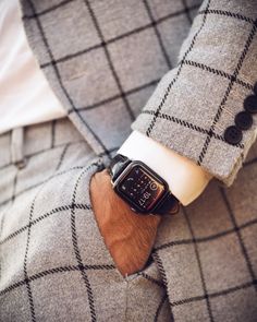 Apple Watch Ideas, Apple Watch Men, Watch Ideas, Band Outfits, Fall Outfit Ideas, Fashion Suits, Mens Fashion Classy, Smart Band, Fitness Watch