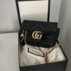 Questions? Leave A Comment Below! Bag Is Worn, Comes With All The Boxing And Dust Bag. Needs Cleaning Inside. Bag Is Authentic!! Gg Marmont, Mini Bag, Dust Bag, Bag Lady, Gucci, Leather, Black