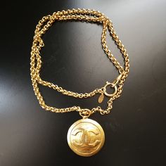 Authentic Chanel Gold Pendant Mirror Necklace. Cracked Mirror Other Then That In Great Condition. Luxury Collectible Round Necklace, Cracked Mirror, Mirror Necklace, Chanel Necklace, Chanel Jewelry, Gold Pendant, Womens Jewelry Necklace, Limited Time, Jewelry Collection