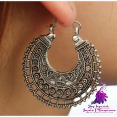 Overview: 100% new design and high quality Must-have for fashion women Have a beautiful appearance Specifications: Material: alloy Style: Fashion OL Modeling: Geometry Processing: plating Style: women's style Package Content: Earrings*1 pair Size Information: Vintage Summer Hoop Earrings, Alloy Drop Hoop Earrings, Summer Alloy Earrings, Bohemian Alloy Earrings For Festivals, Bohemian Round Hoop Earrings For Party, Oxidized Finish Chandbali Hoop Earrings, Handmade Alloy Earrings For Party, Metal Hoop Earrings For Summer Parties, Metal Earrings For Pierced Ears, Summer Style