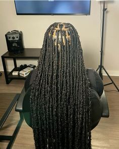 Loks Hair, Braiding Ideas, Fav Hairstyles, Protective Braids, Soft Locs, Pretty Braids, Butterfly Locs, Braided Hairstyles For Teens, Quick Braided Hairstyles