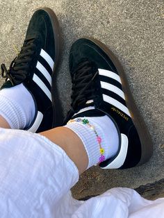 Anklet With Sneakers, Black Spezial Adidas, Adidas Spezial Aesthetic, Black Adidas Spezial, Black And White Adidas Shoes Outfits, Adidas Spezial Black Outfit, Adidas Shoes Outfit Women, Adidas Spezial Black, Sneakers Colorful