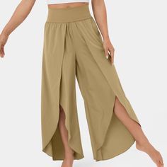 Halara Breezeful Flow Pants In Autumn Mud Brown High Waisted Waistband Pocket Split Leg Quick Dry Fabric New With Tags In Very Good Condition. Size Medium No Stains Or Flaws Item Casual Athletic Athleisure Dance Boho Hippie Bohemian Artsy Beachy Costal Basics Capsule Wardrobe Minimalist Neutral Casual Beige Difficult Yoga Poses, Split Yoga, Yoga Trousers, Pantalon Large, Outfit Casual, Hip Length, Wide Leg Trousers, Cropped Pants, Yoga Pants