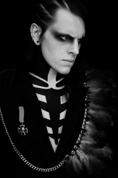 Fotos Halloween, Halloweenský Makeup, Dark Circus, Vampire Makeup, Goth Guys, Gothic Men, Gothic Vampire, Male Makeup, Man Photography