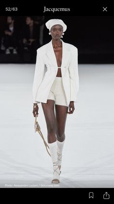 Jacquemus Fashion Show, Haute Couture Style, High Fashion Runway, Runway Fashion Couture, Runway Outfits, Model Walks, Vogue India, Couture Mode, Moda Vintage