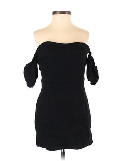 Lulus Cocktail Dress Size: Small Black Dresses - used. 97% COTTON, 3% SPANDEX, Bodycon, Off The Shoulder, Short, Short sleeves | Lulus Cocktail Dress - Bodycon: Black Dresses - Used - Size Small Lulus Black Handbag, Small Black Dress, Dress Bodycon, Black Cocktail, Black Cocktail Dress, Black Dresses, Off The Shoulder, Women Handbags, Cocktail Dress