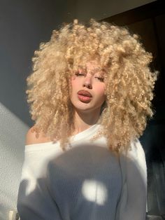 Blonde afro, blonde fro, 3c curly hair, curls Blonde Type 4 Natural Hair, Blond 4c Hair, Afro Blonde Hair, Blonde Afro Hair Black Women, Black People With Blonde Hair, Blonde 4c Natural Hair, Curly Bleached Hair, Blonde Curly Hair Black Women