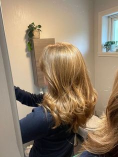 Pin on hair <3 Golden Honey Blonde Hair, Vacation Hairstyles, Hairstyles 2024, Viral On Tiktok, Blonde Hair Inspiration, Blonde Hair With Highlights