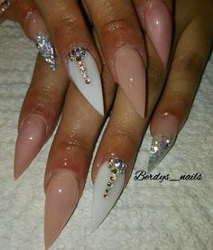 Nails Trendy 2023, Balloons Decor, Nails Art Ideas, Shaped Nails, Nails Design With Rhinestones, Summer Beach Party, Party Nails