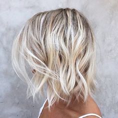 Icy e n v y  Via @studioagency  x Bob Lung, Trendy We Fryzurach, Bob Hair Color, Blonde Lob, Medium Bob Hairstyles, Choppy Bob, Ash Blonde Hair, Long Bob Hairstyles