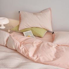 Minimal Jacquard Bedding Set / Peach Small Fitted Classic Duvet Covers, Stylish Bedding, Jacquard Bedding, Country Bedding, Blue Bedding Sets, Bed Sheet Sizes, Wall Panels Bedroom, Twin Xl Bedding, Small Bed