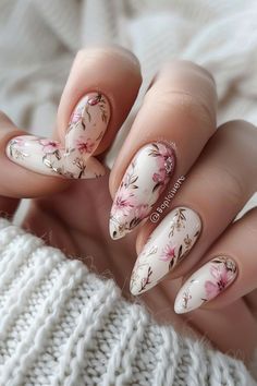 Nail Ideas 2024 Trend, Nail Art 2024 Trends, New Trendy Nail Art Designs, Nail Designs 2024, Nail Designs Short Almond, Floral Almond Nails, Floral Nails Designs, Sept Nails, Floral Nail Ideas