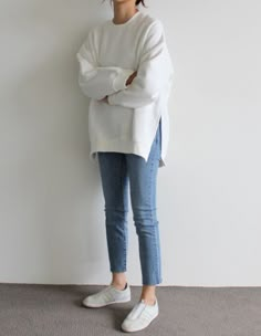 Mode Ulzzang, Mode Tips, Winter Jeans, Blue Winter, Looks Vintage, Outfit Casual